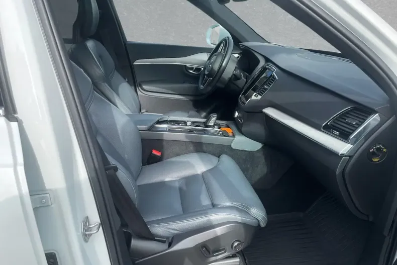 Volvo XC90 din 2021 cu 70.100 km - oferta VOL113091 - foto 3