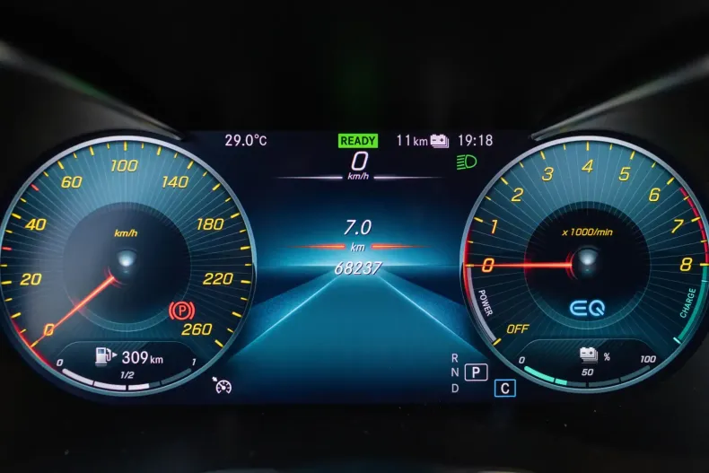 Mercedes-Benz GLC 300 din 2021 cu 68.237 km - oferta MER113093 - foto 27