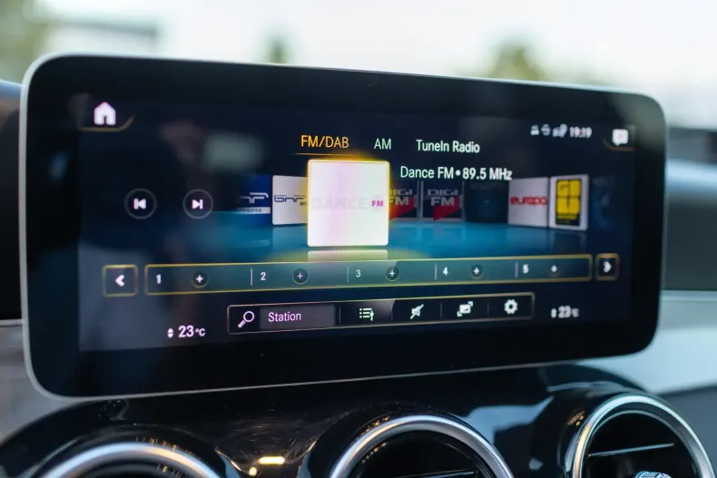 Mercedes-Benz GLC 300 din 2021 cu 68.237 km - oferta MER113093 - foto 28