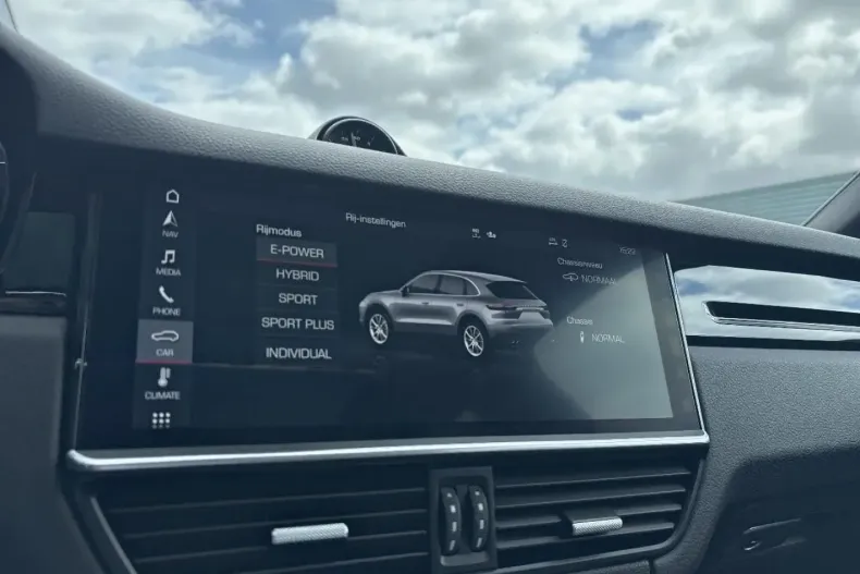 Porsche Cayenne din 2020 cu 89.953 km - oferta POR113097 - foto 27