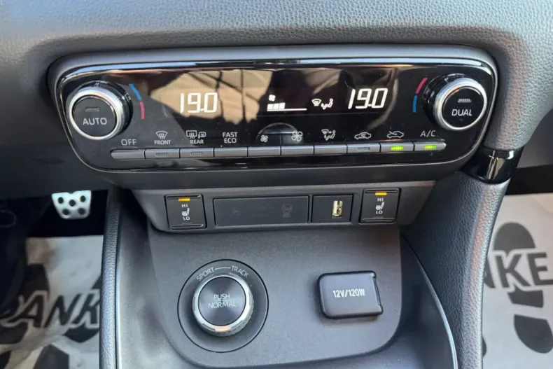 Toyota Yaris din 2021 cu 32.851 km - oferta TOY113102 - foto 16