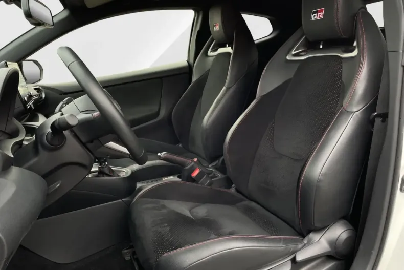 Toyota Yaris din 2021 cu 50.229 km - oferta TOY113105 - foto 10