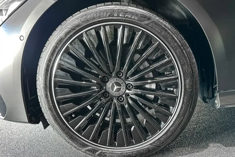 Mercedes-Benz CLE 300 din 2024 cu 5.600 km - oferta MER113117 - foto 7