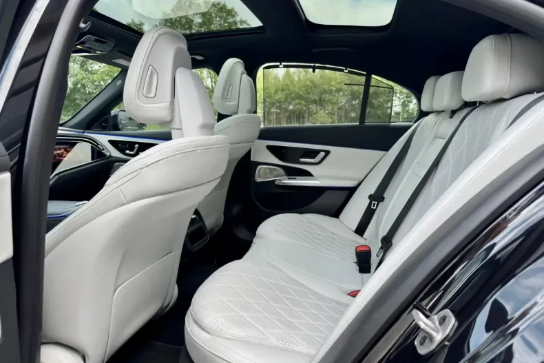 Mercedes-Benz E 220 din 2025 cu 9.901 km - oferta MER113135 - foto 11