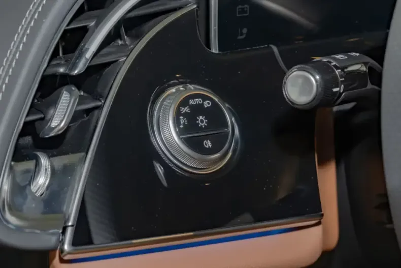 Mercedes-Benz E 220 din 2024 cu 7.141 km - oferta MER113142 - foto 6