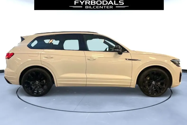 Volkswagen Touareg din 2023 cu 37.000 km - oferta VOL113171 - foto 3