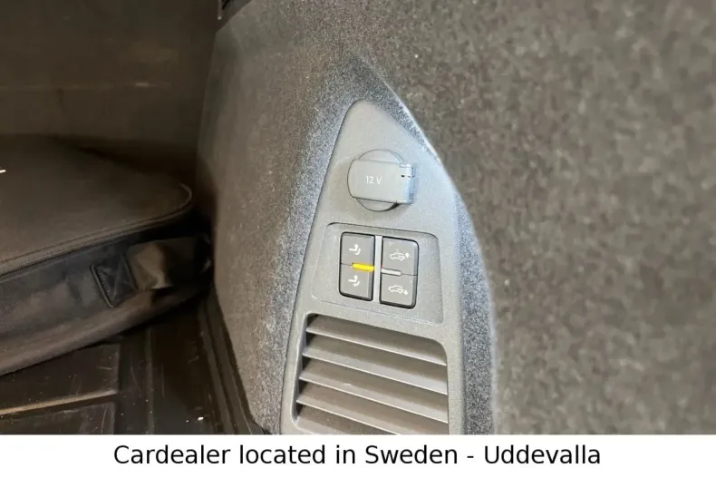 Volkswagen Touareg din 2023 cu 37.000 km - oferta VOL113171 - foto 19