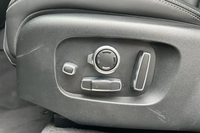 Land Rover Range Rover Velar din 2022 cu 50.052 km - oferta LAN113185 - foto 15