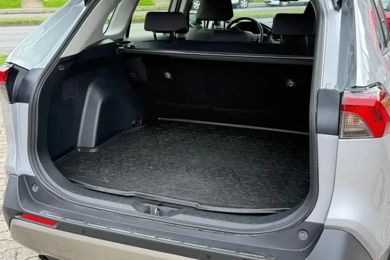 Toyota RAV4 din 2023 cu 51.243 km - oferta TOY113188 - foto 6