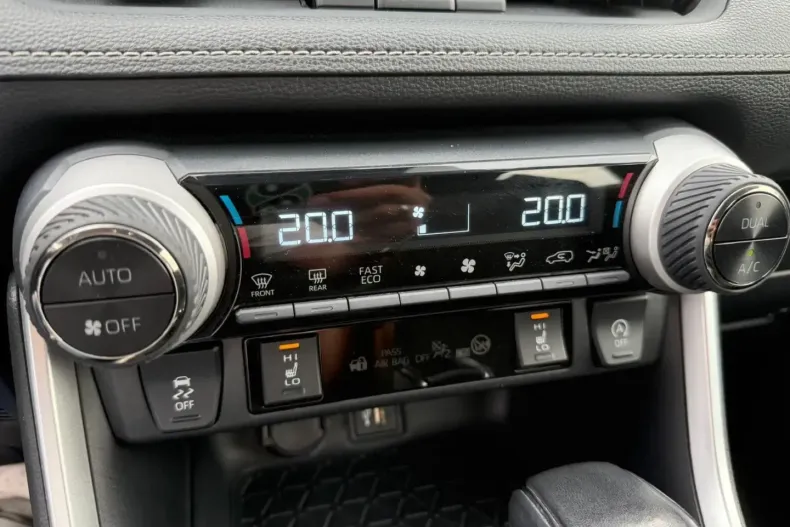 Toyota RAV4 din 2023 cu 51.243 km - oferta TOY113188 - foto 12