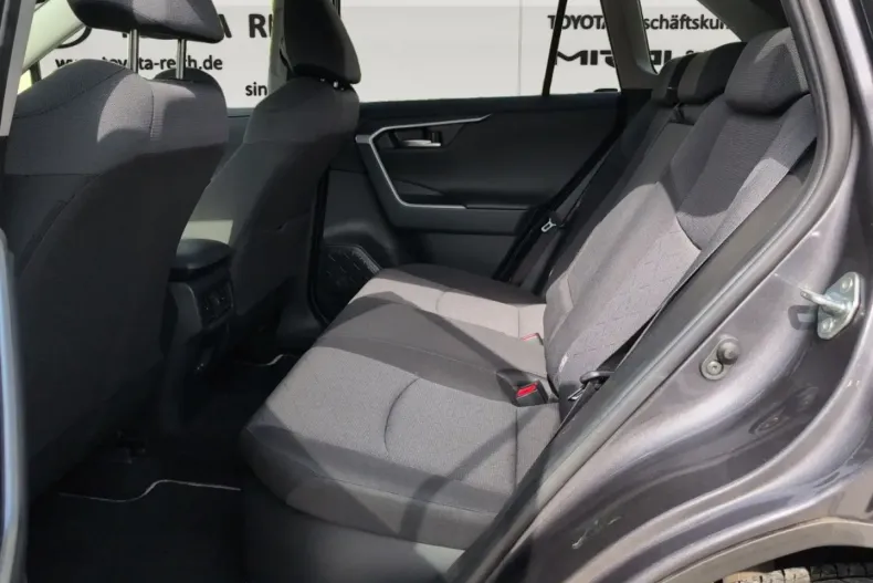 Toyota RAV4 din 2022 cu 50.877 km - oferta TOY113190 - foto 13