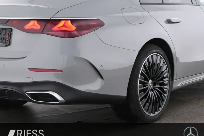 Mercedes-Benz E 300 din 2024 cu 23.856 km - oferta MER113264 - foto 4