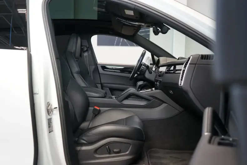 Porsche Cayenne din 2022 cu 30.760 km - oferta POR113266 - foto 7