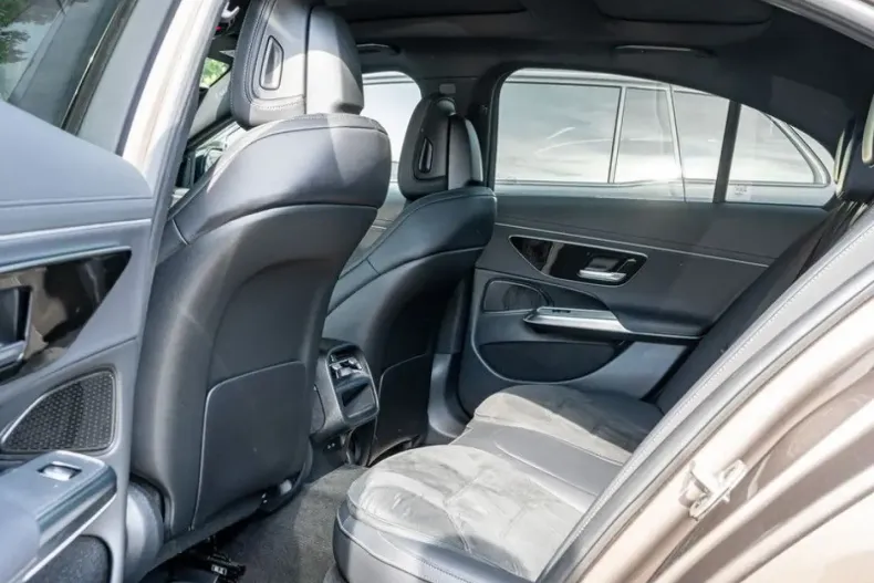 Mercedes-Benz E 300 din 2024 cu 15.078 km - oferta MER113267 - foto 4