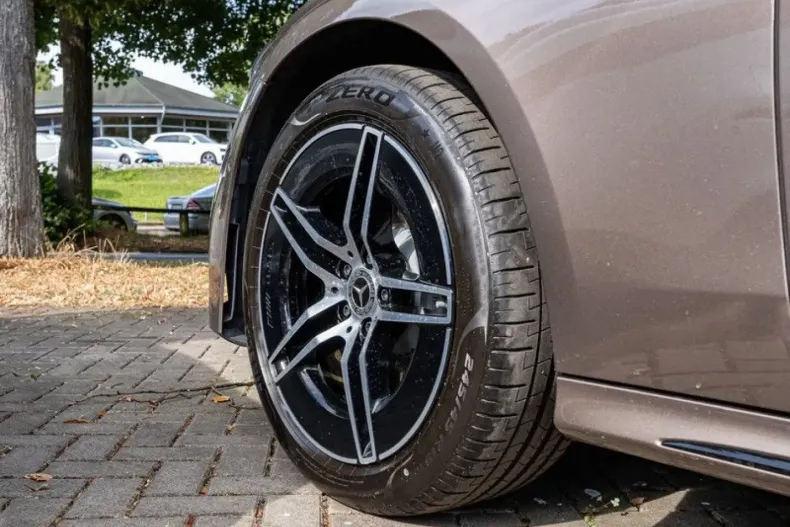 Mercedes-Benz E 300 din 2024 cu 15.078 km - oferta MER113267 - foto 5