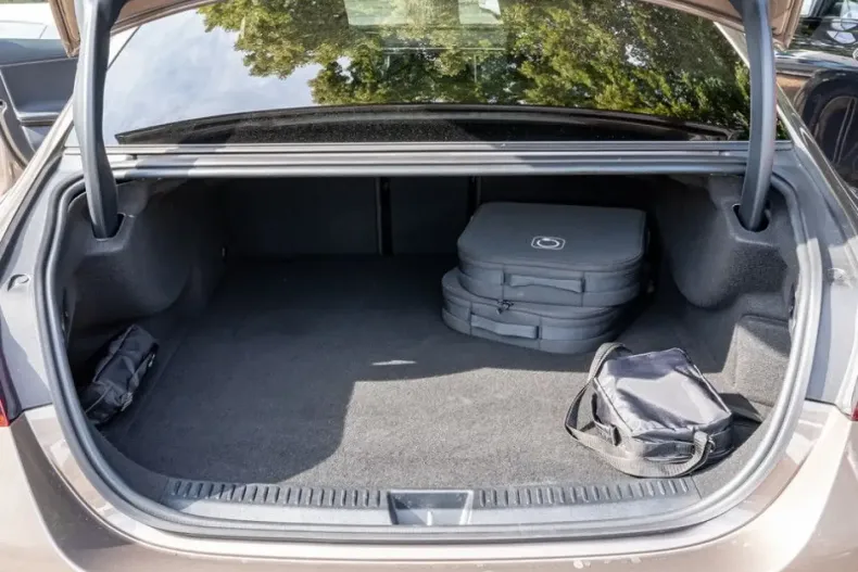 Mercedes-Benz E 300 din 2024 cu 15.078 km - oferta MER113267 - foto 21