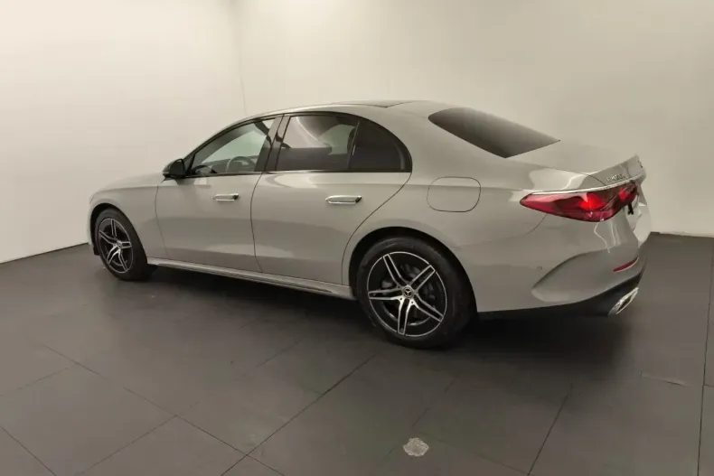 Mercedes-Benz E 400 din 2024 cu 54.018 km - oferta MER113274 - foto 7