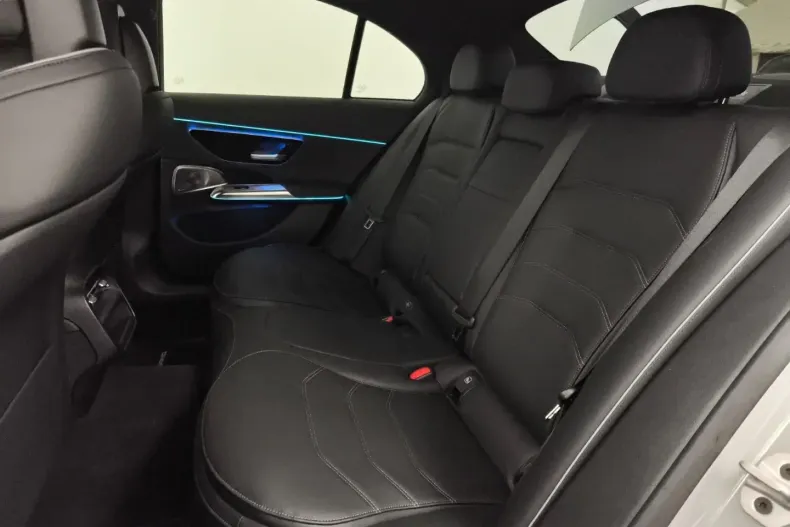 Mercedes-Benz E 400 din 2024 cu 54.018 km - oferta MER113274 - foto 11