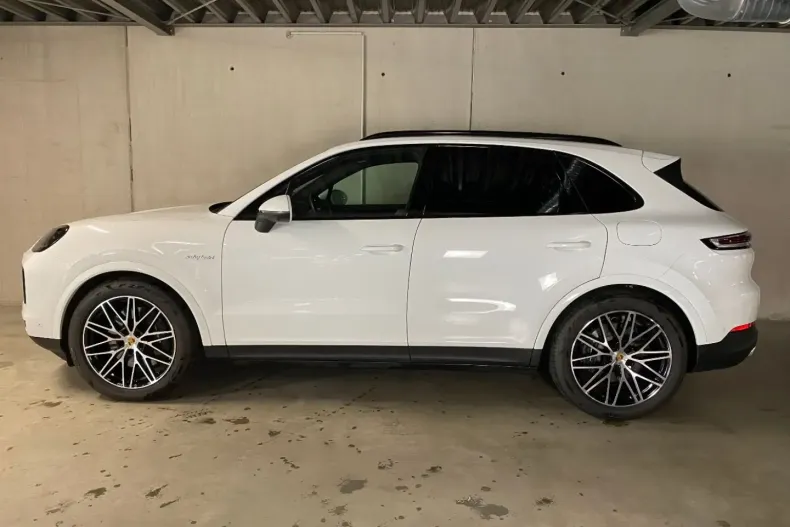 Porsche Cayenne din 2024 cu 16.300 km - oferta POR113279 - foto 3