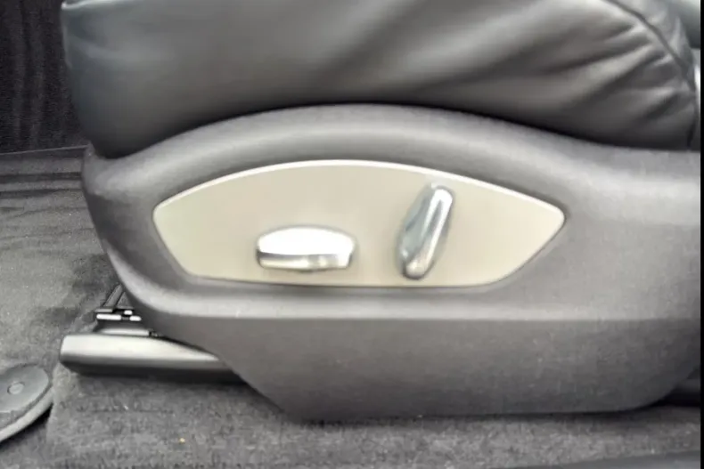 Porsche Macan din 2024 cu 49.196 km - oferta POR113284 - foto 18