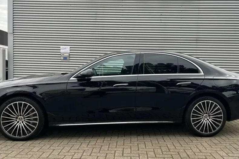 Mercedes-Benz E 300 din 2024 cu 12.500 km - oferta MER113293 - foto 3