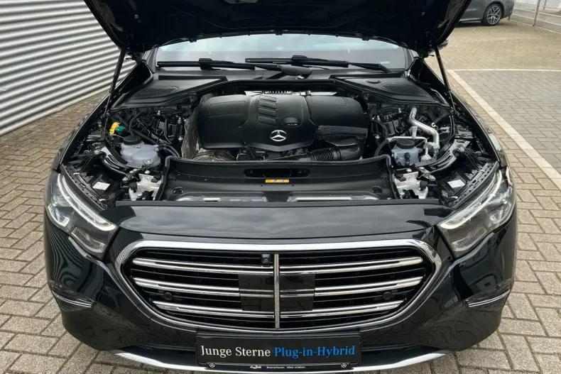 Mercedes-Benz E 300 din 2024 cu 12.500 km - oferta MER113293 - foto 4