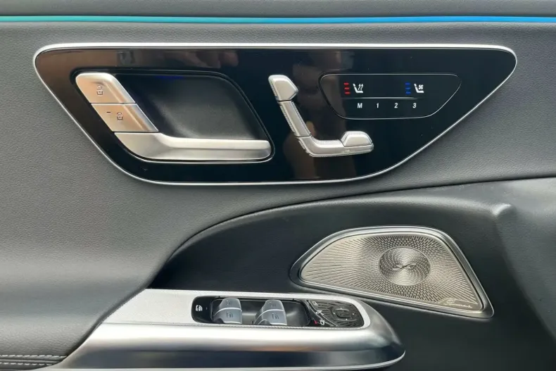 Mercedes-Benz E 300 din 2024 cu 12.500 km - oferta MER113293 - foto 10