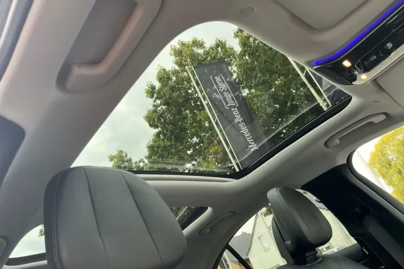 Mercedes-Benz E 300 din 2024 cu 12.500 km - oferta MER113293 - foto 11