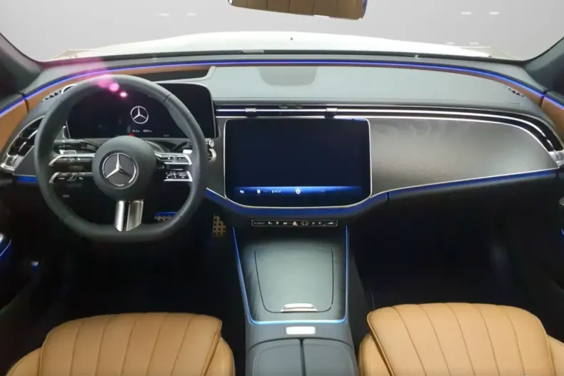 Mercedes-Benz E 300 din 2025 cu 7.989 km - oferta MER113296 - foto 5