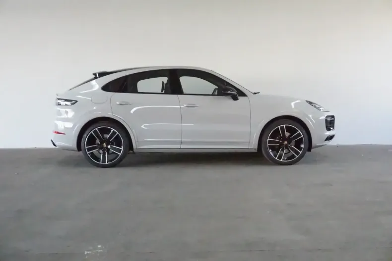 Porsche Cayenne din 2023 cu 27.965 km - oferta POR113297 - foto 3