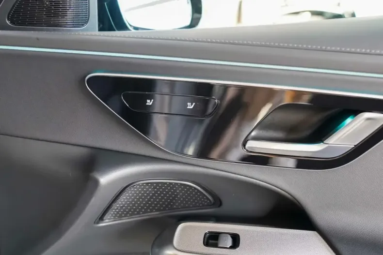 Mercedes-Benz E 300 din 2024 cu 8.741 km - oferta MER113298 - foto 6