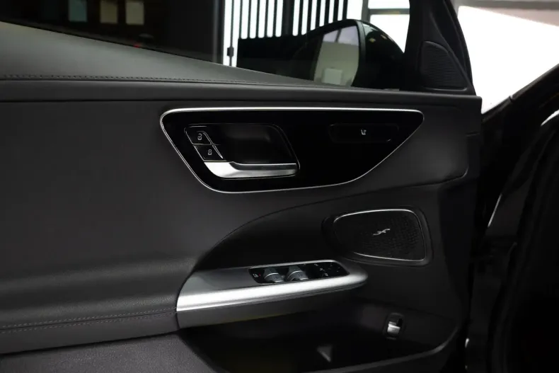 Mercedes-Benz C 300 din 2023 cu 30.800 km - oferta MER113301 - foto 14