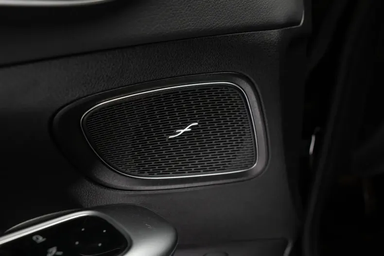 Mercedes-Benz C 300 din 2023 cu 30.800 km - oferta MER113301 - foto 15