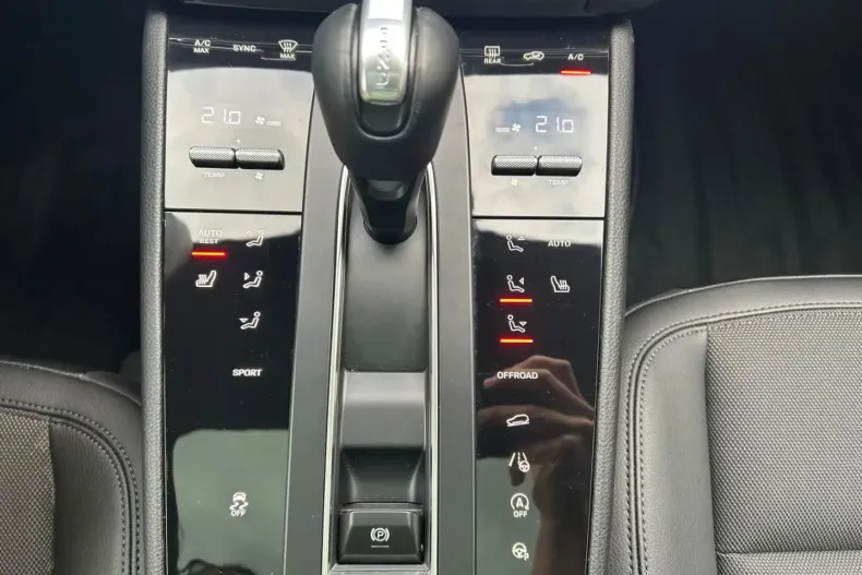 Porsche Macan din 2023 cu 32.900 km - oferta POR113309 - foto 18