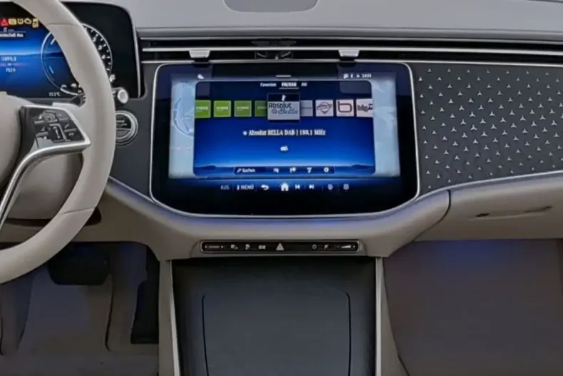 Mercedes-Benz E 300 din 2024 cu 7.572 km - oferta MER113312 - foto 4