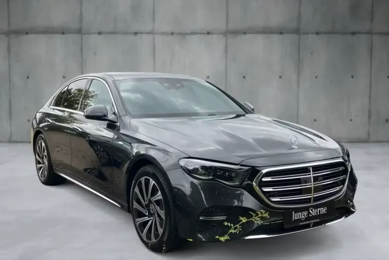 Mercedes-Benz E 300 din 2025 cu 21.484 km - oferta MER113315 - foto 1