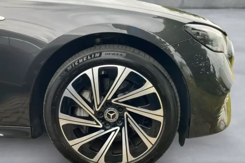 Mercedes-Benz E 300 din 2025 cu 21.484 km - oferta MER113315 - foto 4