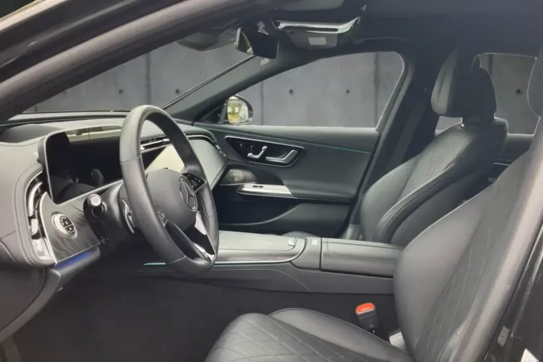 Mercedes-Benz E 300 din 2025 cu 21.484 km - oferta MER113315 - foto 5