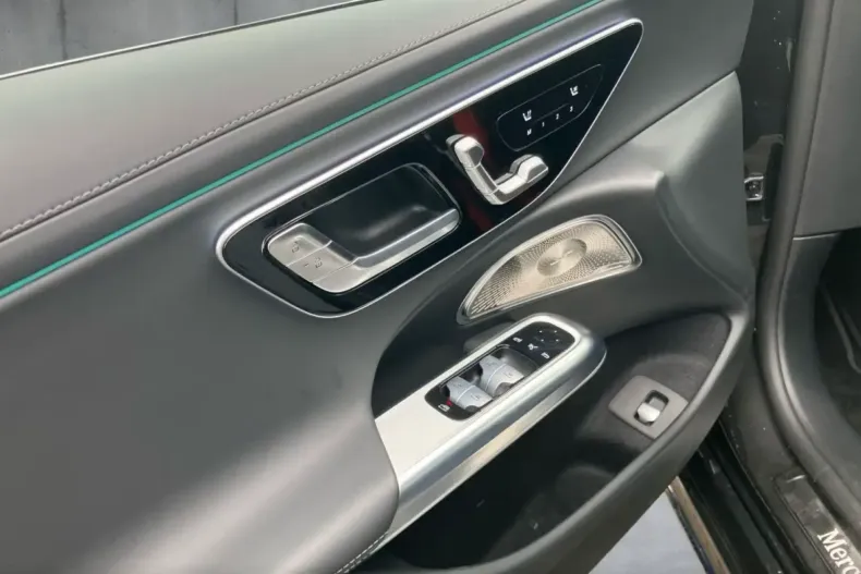 Mercedes-Benz E 300 din 2025 cu 21.484 km - oferta MER113315 - foto 6