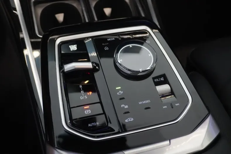 BMW 740 din 2024 cu 25.000 km - oferta BMW113318 - foto 19