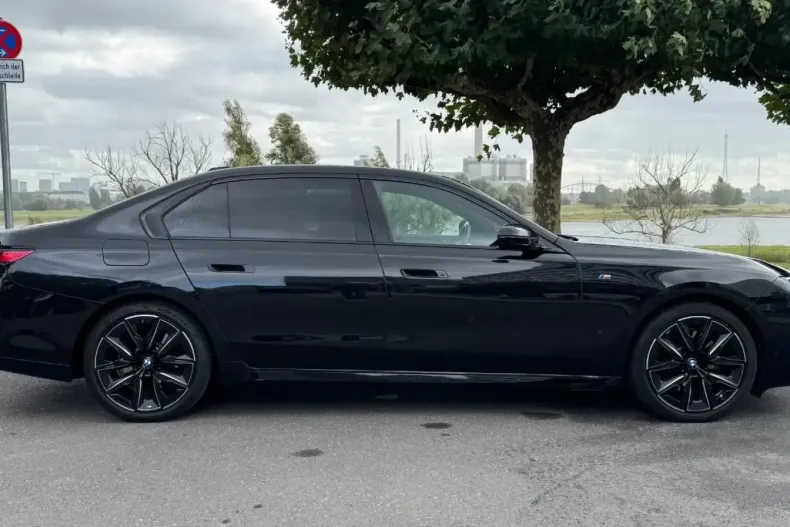 BMW 740 din 2024 cu 24.990 km - oferta BMW113326 - foto 4