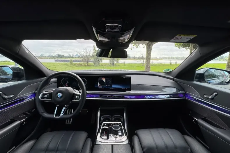 BMW 740 din 2024 cu 24.990 km - oferta BMW113326 - foto 9