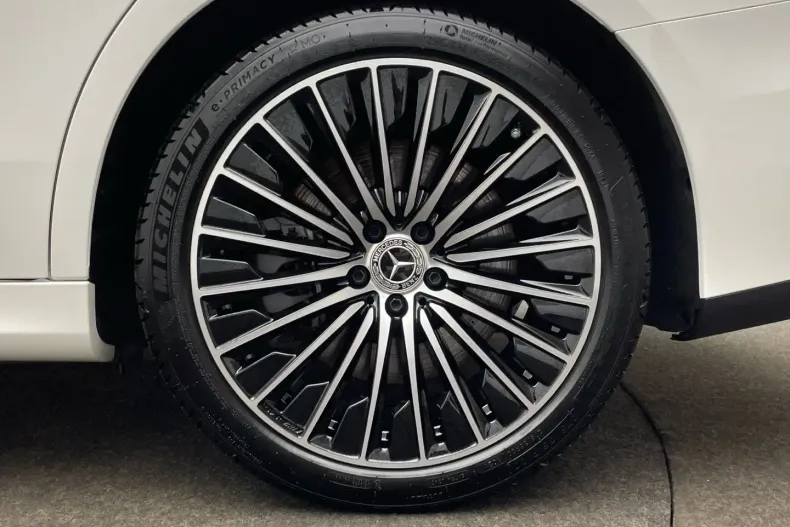 Mercedes-Benz E 300 din 2024 cu 18.497 km - oferta MER113329 - foto 8