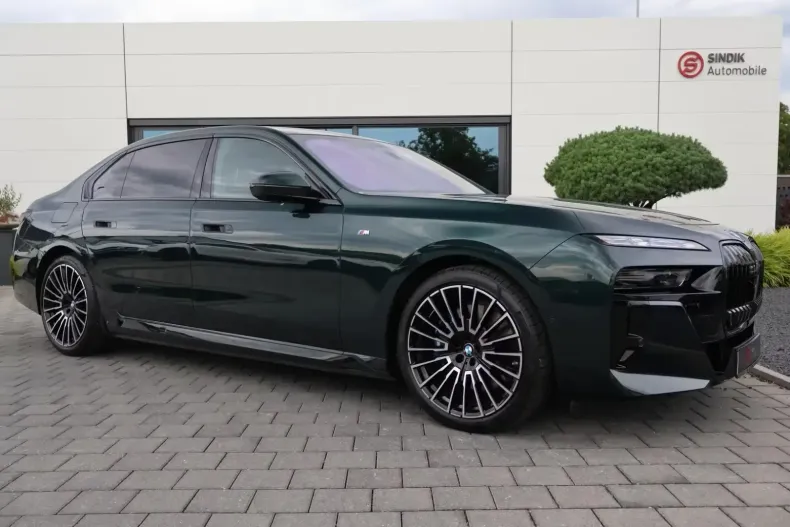 BMW 750 din 2025 cu 7.000 km - oferta BMW113331 - foto 1