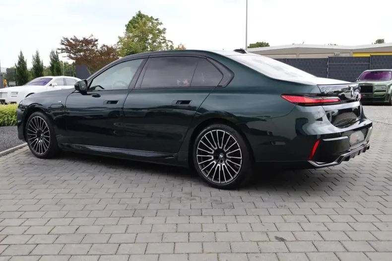 BMW 750 din 2025 cu 7.000 km - oferta BMW113331 - foto 4