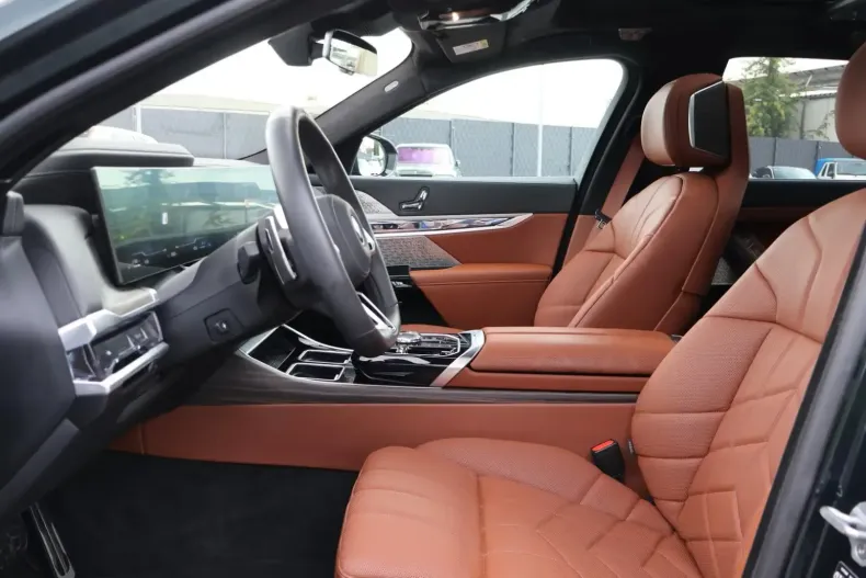 BMW 750 din 2025 cu 7.000 km - oferta BMW113331 - foto 20