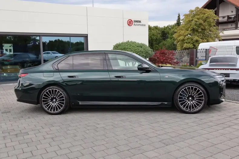 BMW 750 din 2025 cu 7.000 km - oferta BMW113331 - foto 25