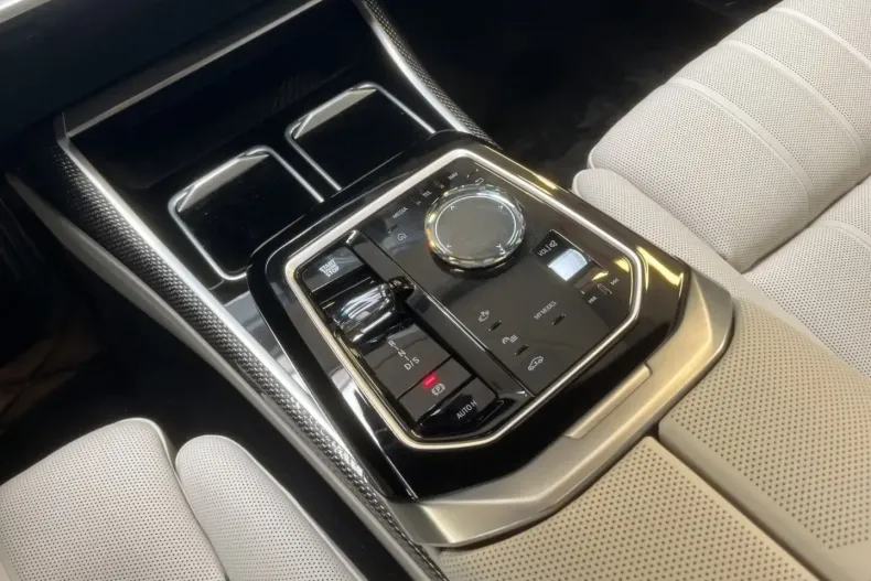 BMW 750 din 2024 cu 27.651 km - oferta BMW113350 - foto 11