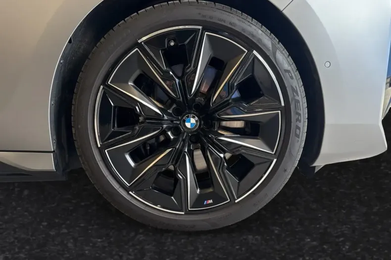 BMW 750 din 2024 cu 38.935 km - oferta BMW113352 - foto 5