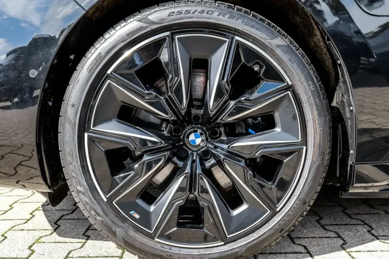 BMW 750 din 2024 cu 25.250 km - oferta BMW113356 - foto 8